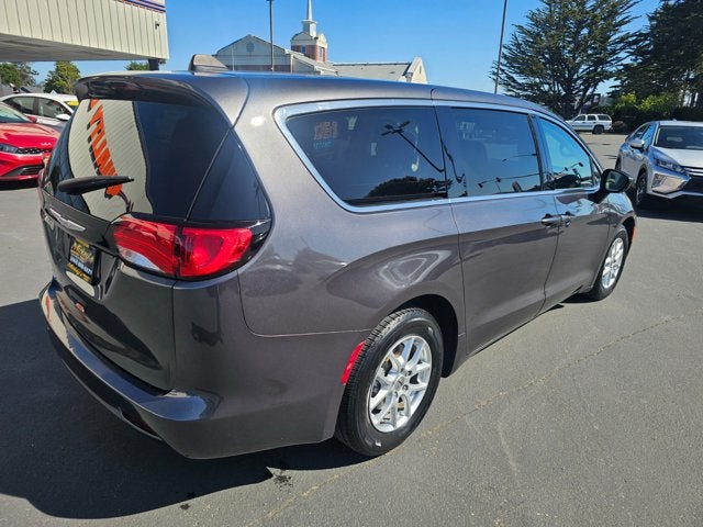 2023 Chrysler Voyager LX