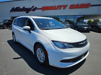 2023 Chrysler Voyager LX